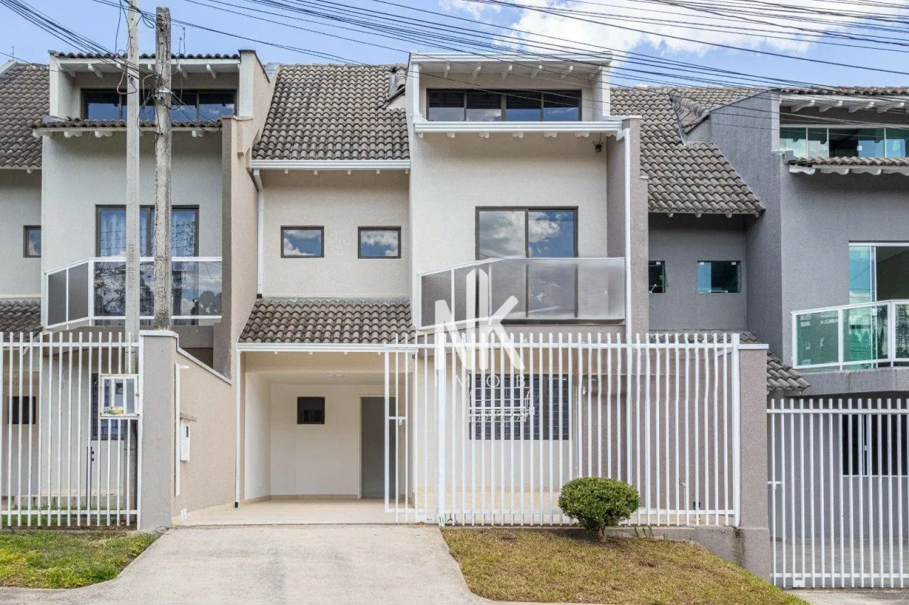 Sobrado com 3 dormitórios à venda, 160 m² por R$ 749.000,00 - Centro - Pinhais/PR