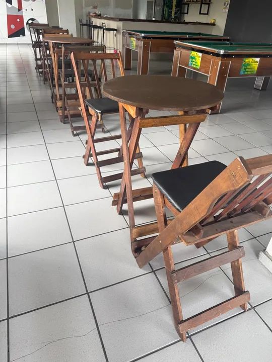 Bistrô com 2 banquetas, assento estofado 