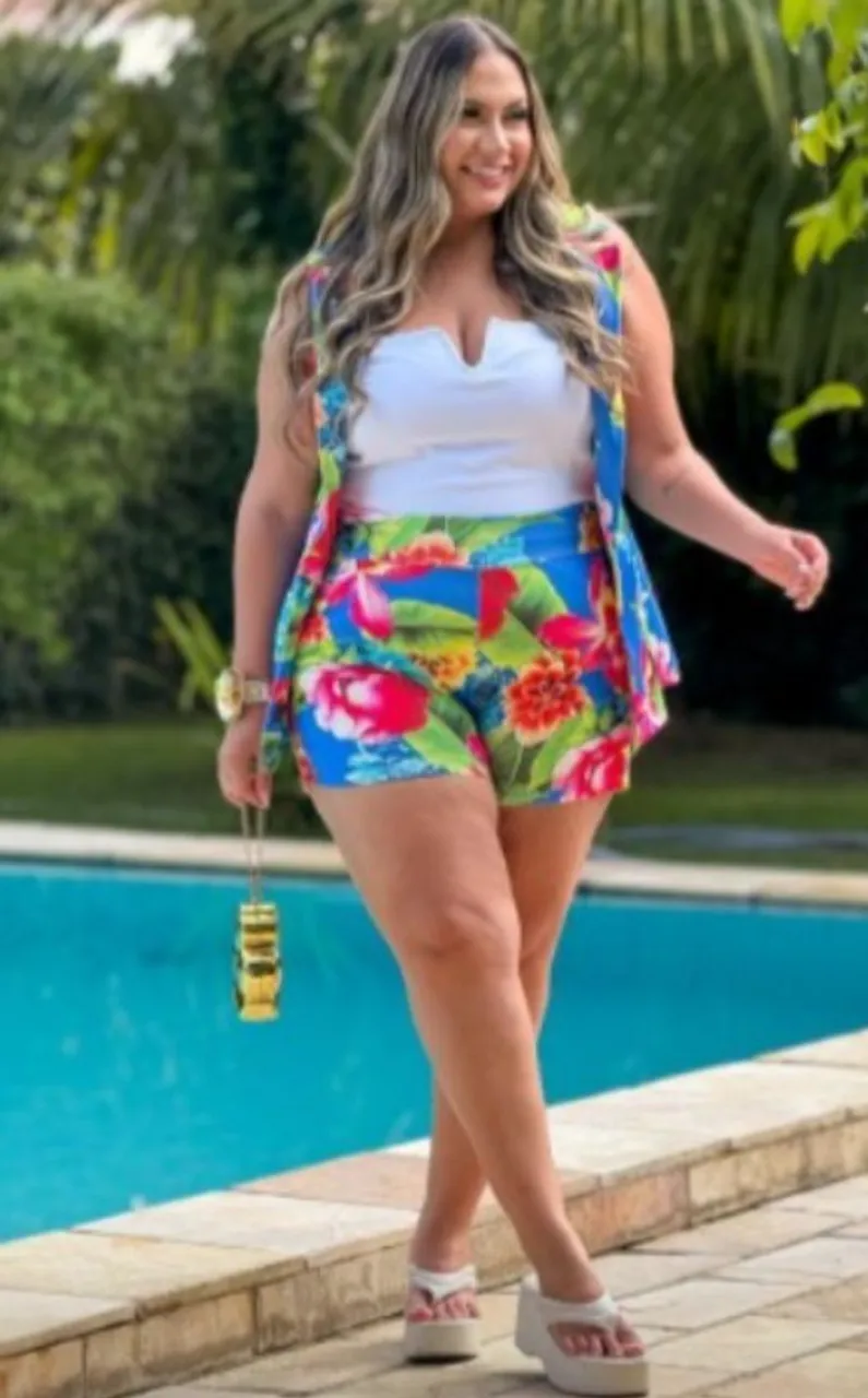 Conjunto Shorts com Blazer Floral
