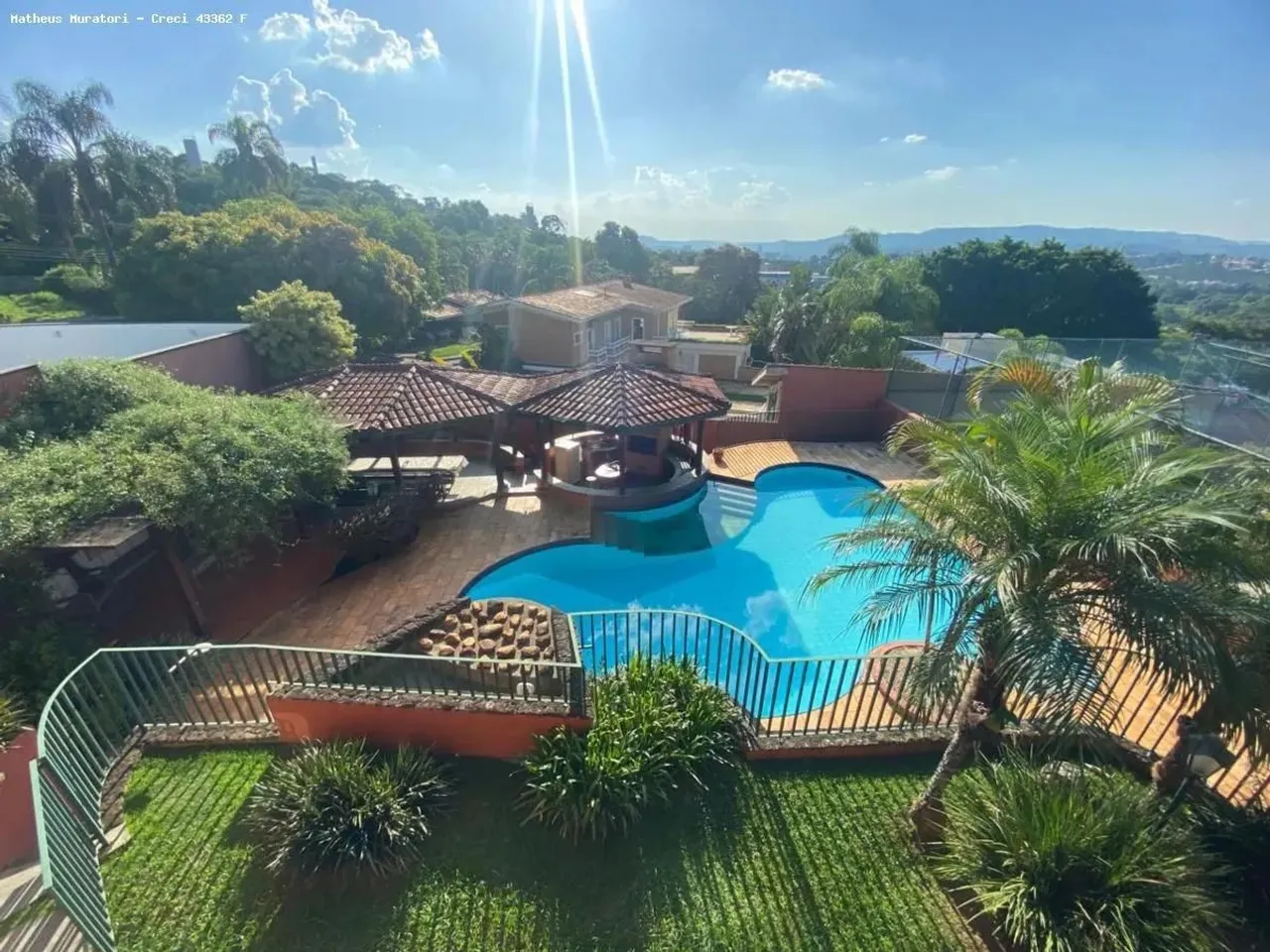 Casa à Venda em Atibaia, 3 Suítes, Terreno c/960m2, em Condomínio Fechado