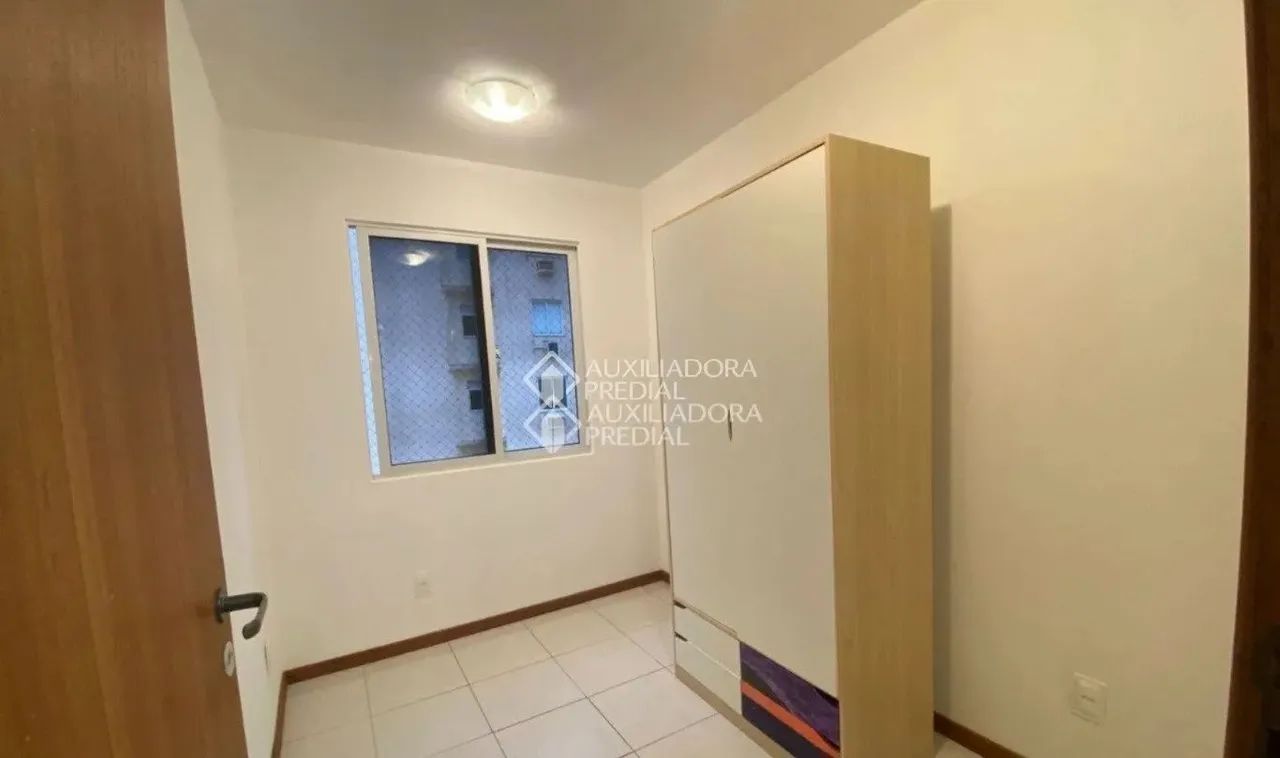Apartamento de 2 dormitorios, localizado no bairro costeira do pirajubae - Foto 10