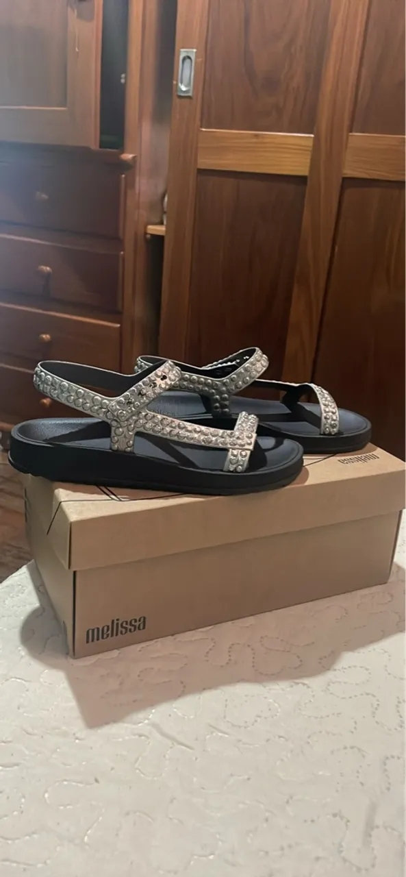 Sandália Melissa com Detalhes em prata