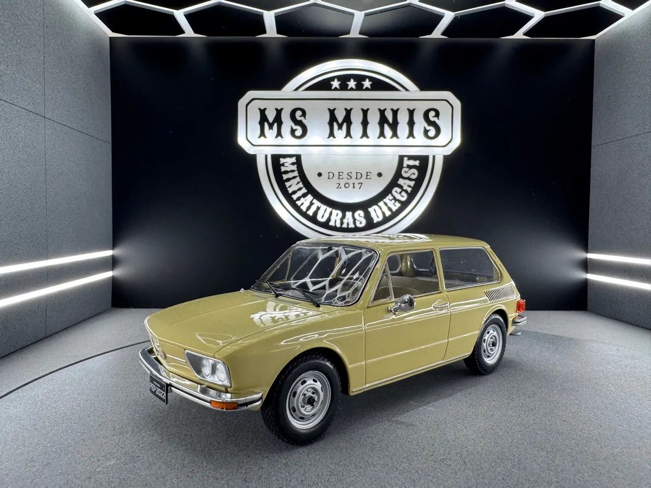 Miniatura Volkswagen Brasília 1976 Amarela 1/24 - Foto 4
