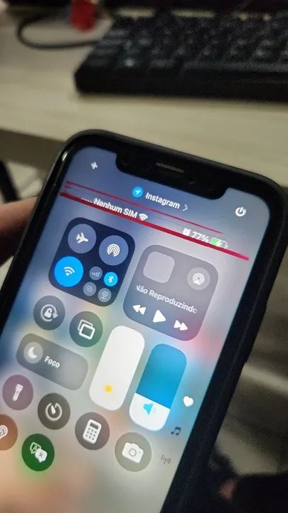 iPhone 11 RED 64GB - Foto 5