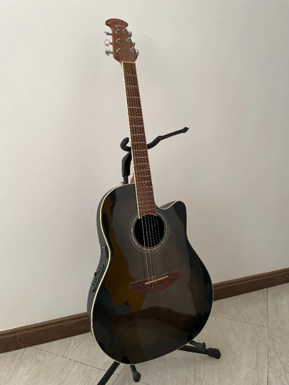 Violão Ovation Celebrity Standard Plus