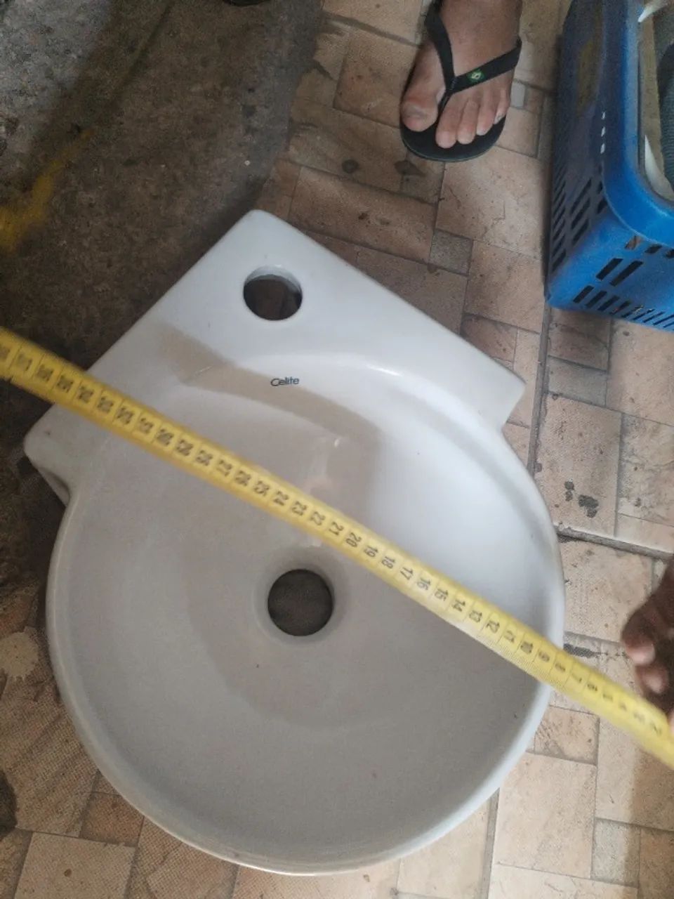 Lavatório de canto branco Celite64310338772098121