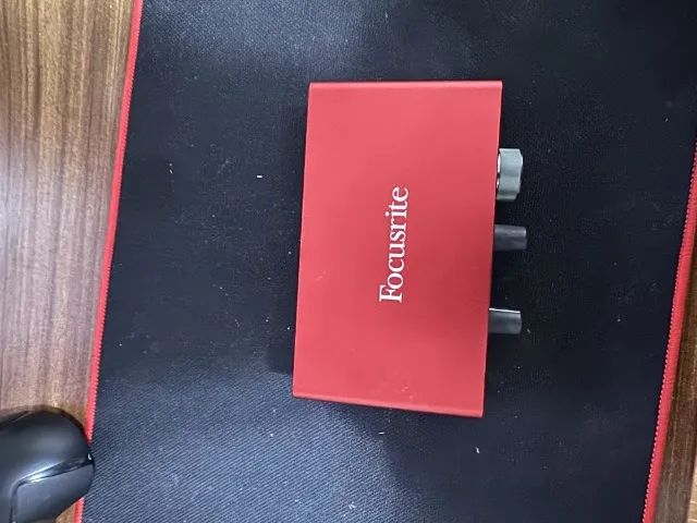 Interface de Áudio USB Focusrite Scarlett Solo (Usada) - Foto 2