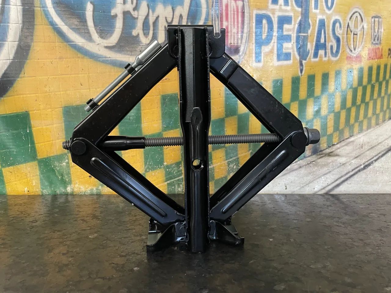 Macaco com chave de roda original GM tracker 2026  - Foto 2