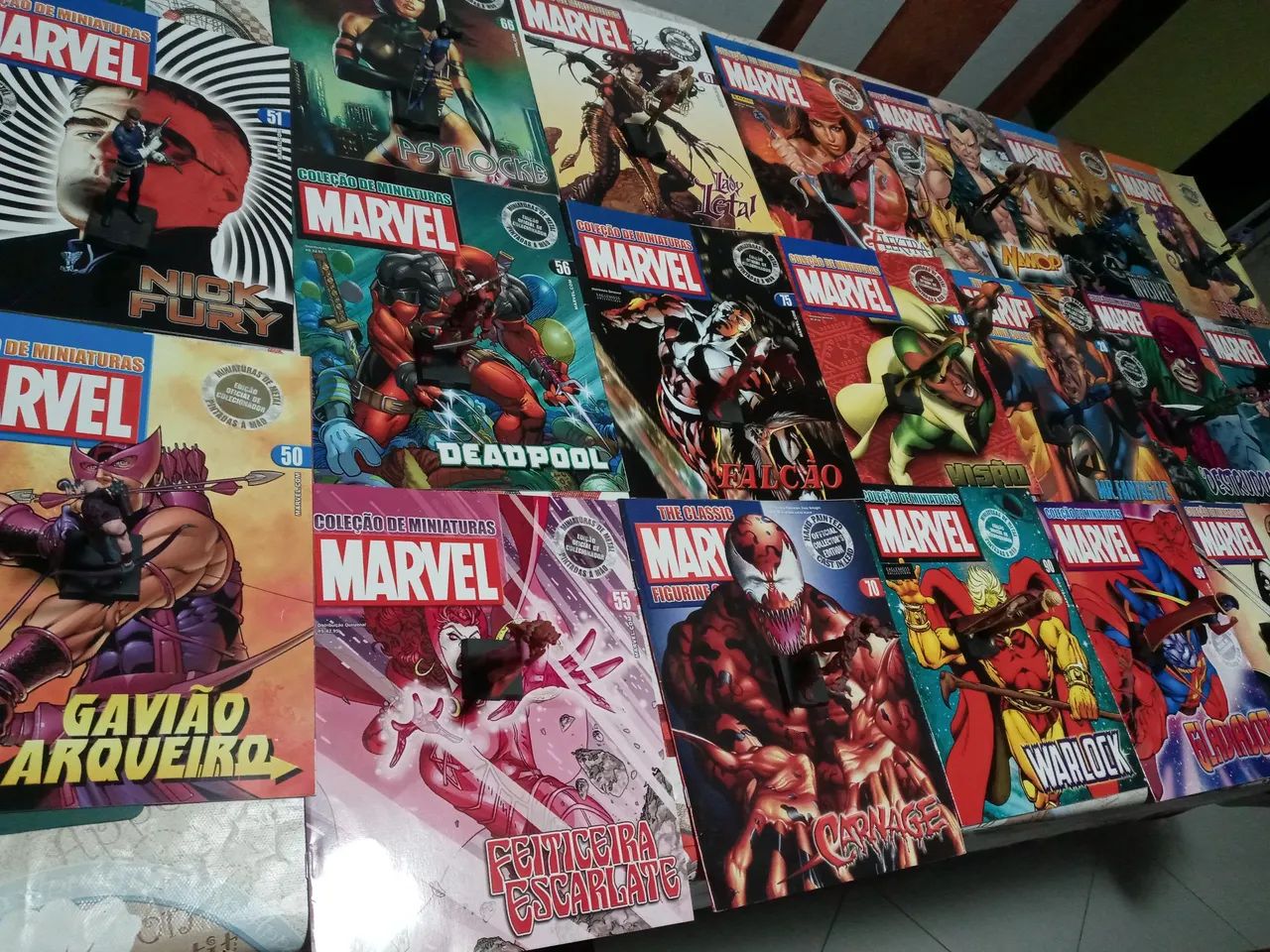 20 miniaturas diferentes de bonecos da coleção Marvel Eaglemoss
