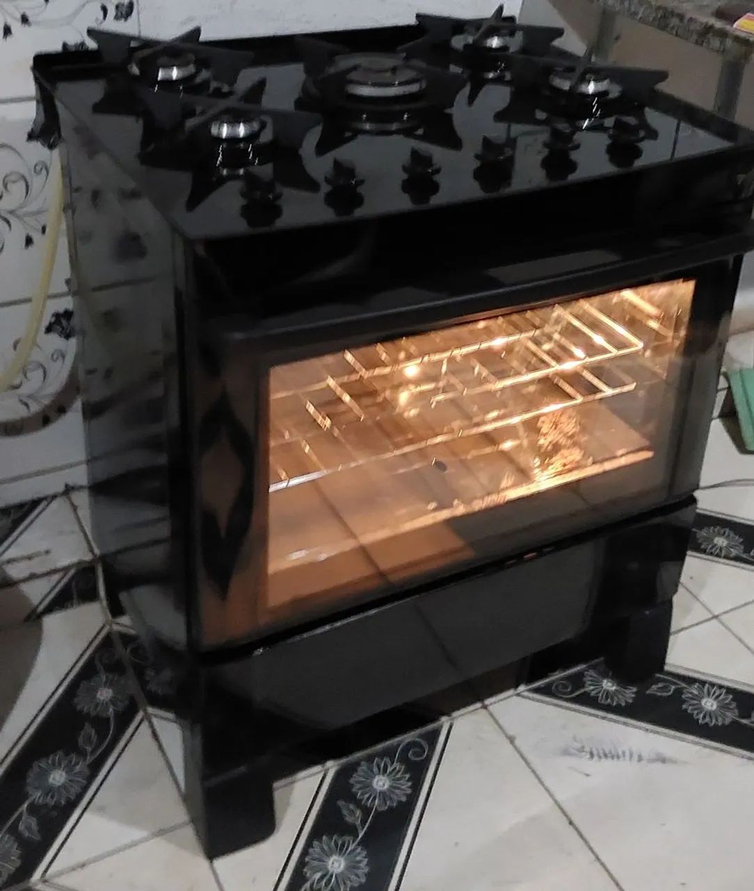 Moderno fogão Itatiaia top preto com mesa de vidro com tripla chama automático - Foto 4