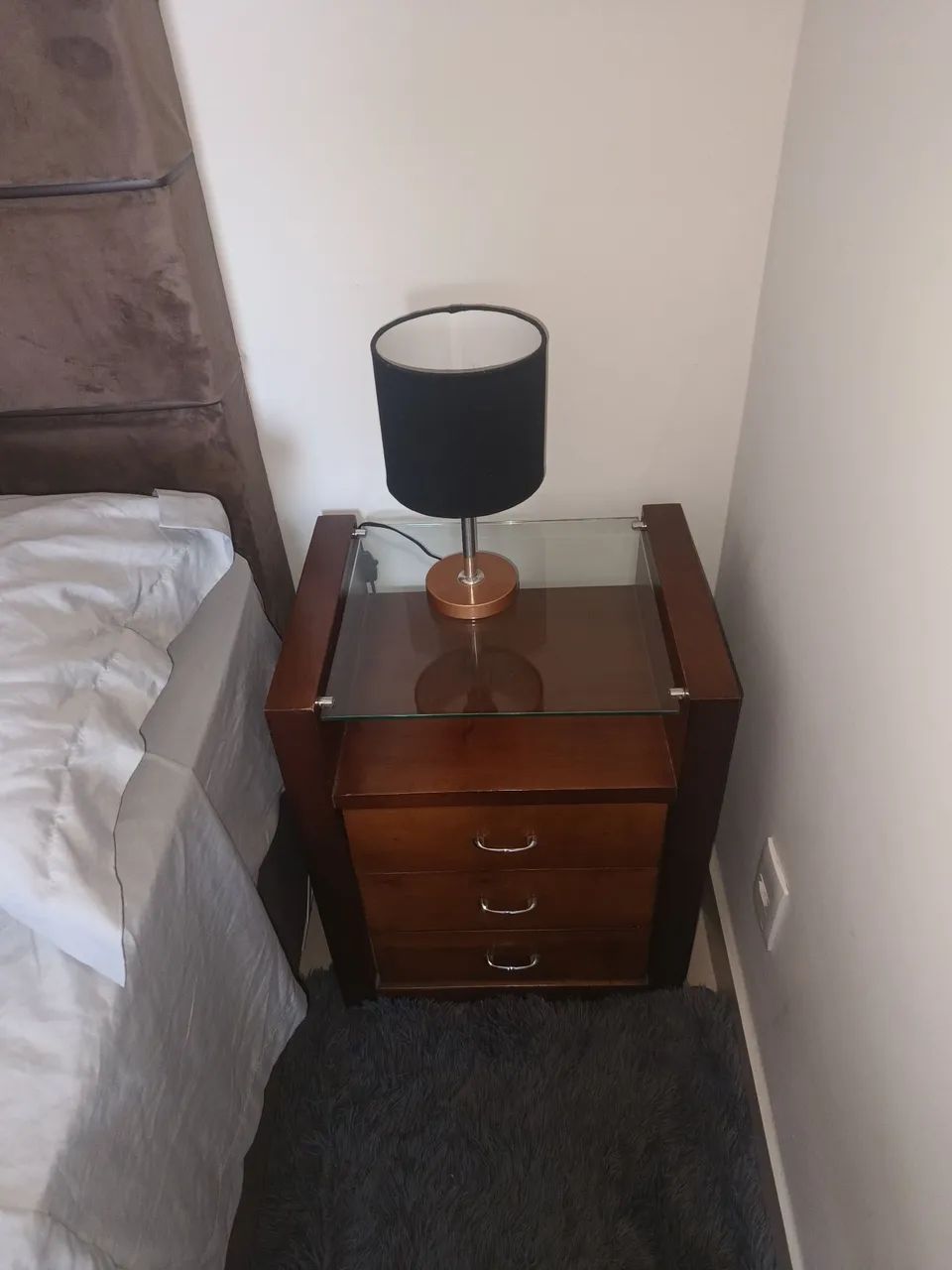 Lindo móvel de canto de cama com vídeo e maciço  - Foto 2