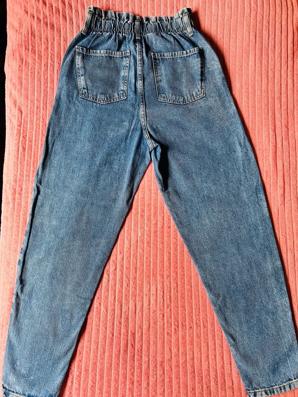 Calça Usada em Ótimo Estado - Preço Acessível  - Foto 2
