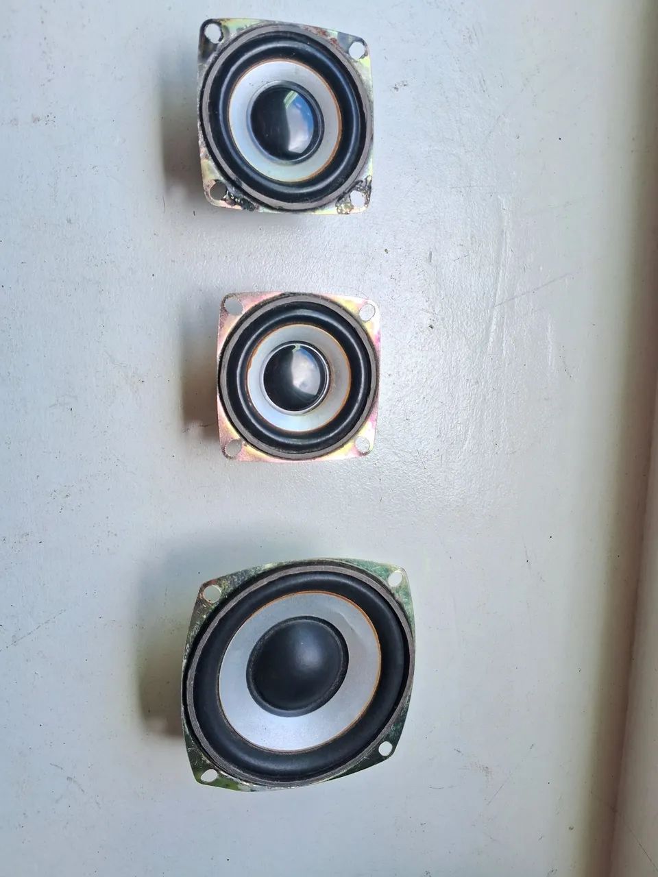 3 alto falantes 1 de 3 polegadas 2 de 1,5 polegadas usados semi novos - Foto 2