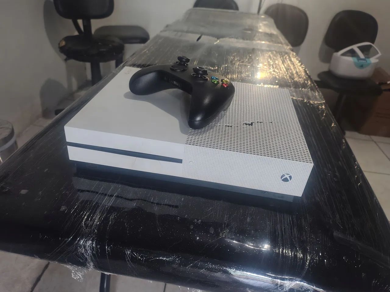 Vendo Xbox one 1 controle ?