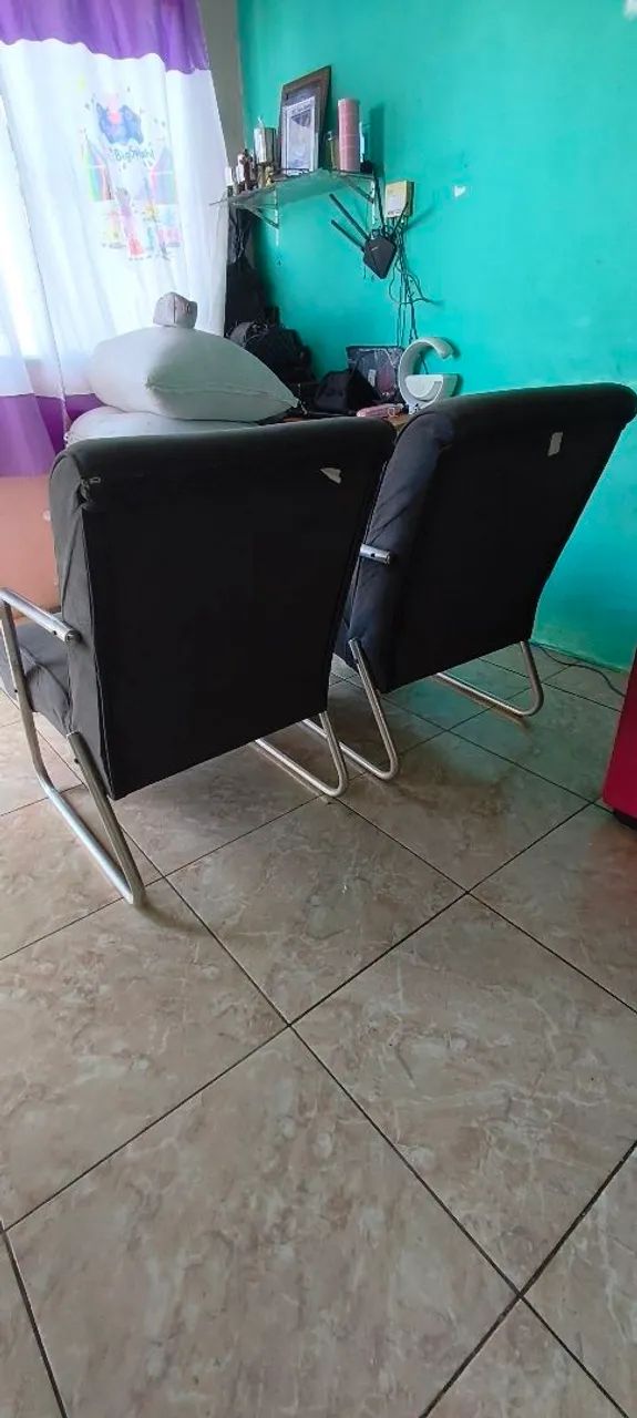 Vendo duas poltronas, em perfeito estado número para contato *47 - Foto 2