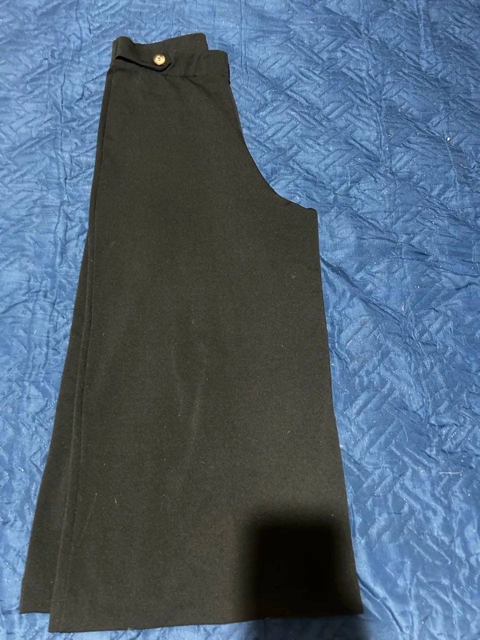 Calça Pantacourt Preta de Cintura Alta (Seminova) - Foto 2