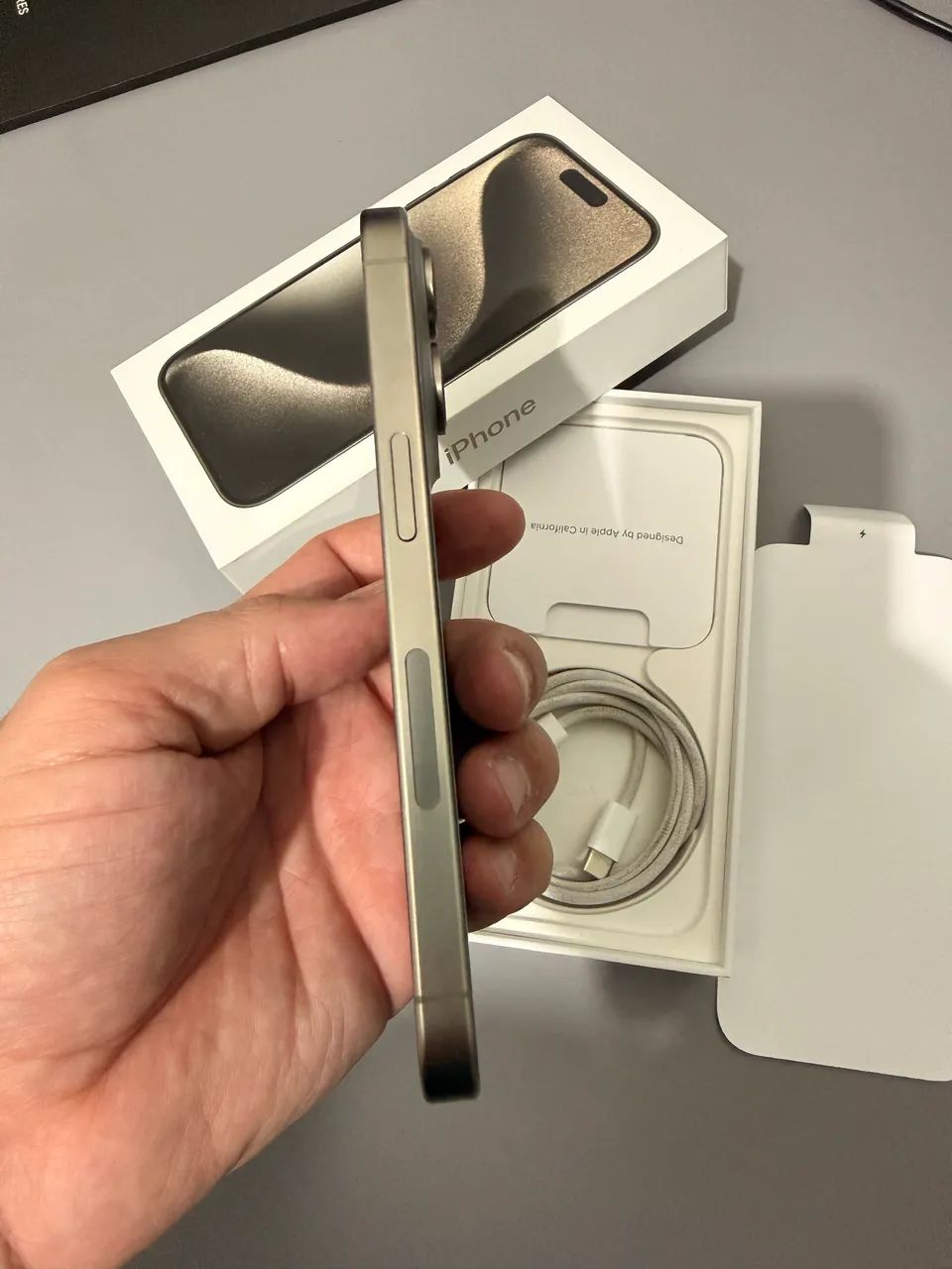 IPHONE 15 PRO - 256GB - com caixa - Celulares e Smartphones