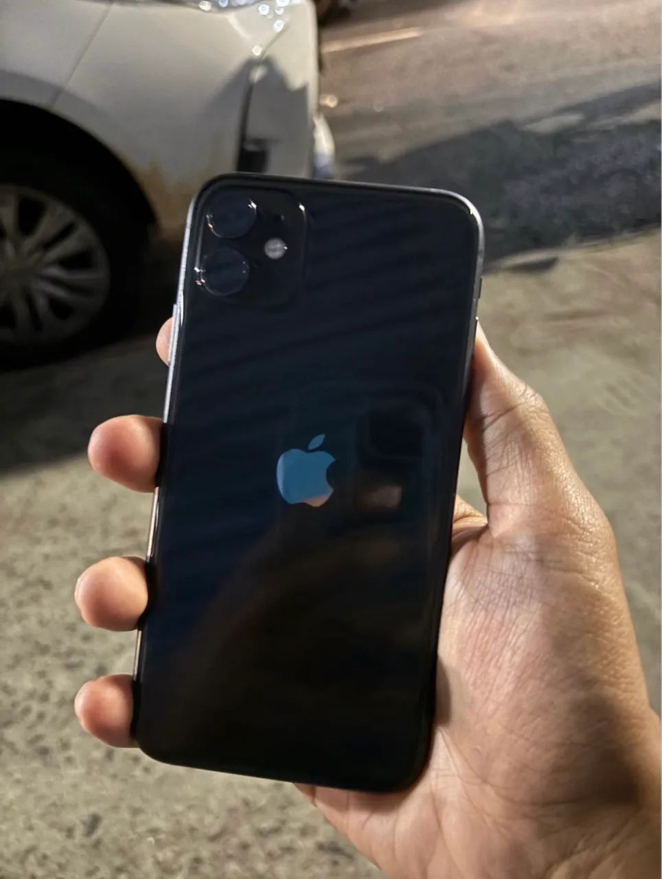 iPhone 11 110% funcionando, celular de loja é único dono. - Foto 2