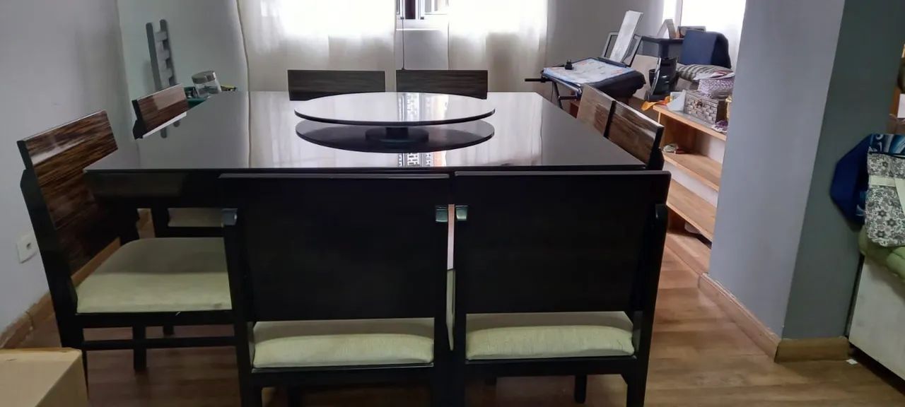 Mesa 8 lugares completa giratória preta com 8 cadeiras estofadas - Foto 3