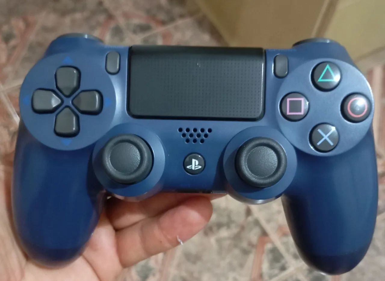 Controle original para PS4 em excelente estado!