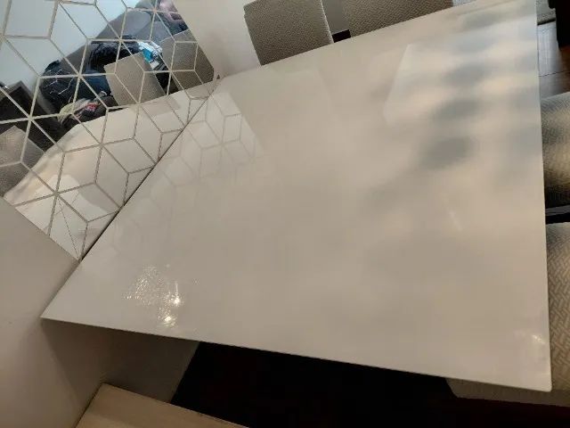 Mesa de Jantar madeira massiça com Tampo de Vidro White/branco e 4 Cadeiras - Foto 2