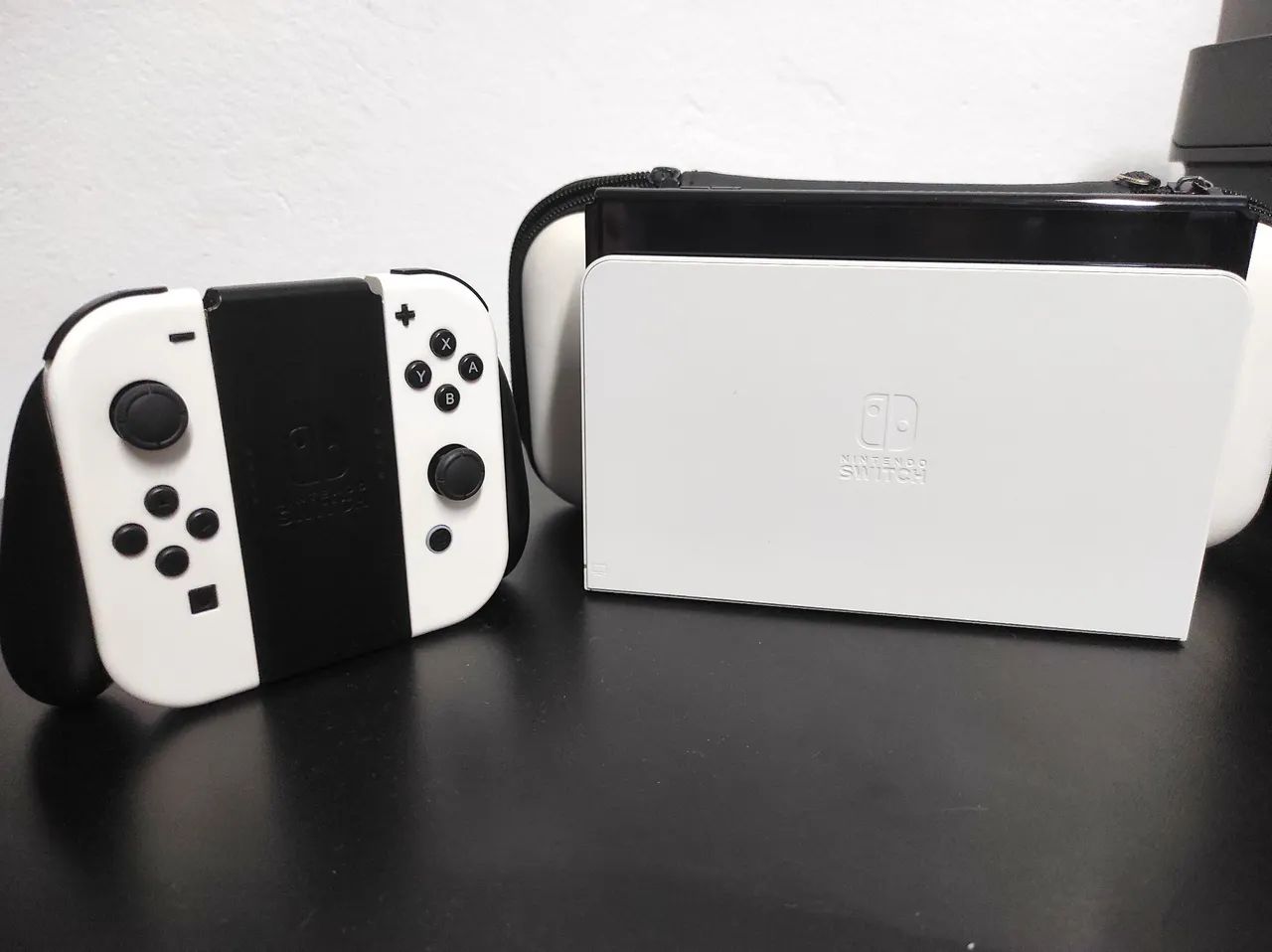 Nintendo Switch OLED SEMI NOVO - 256gb - DESBLOQUEADO - Consoles