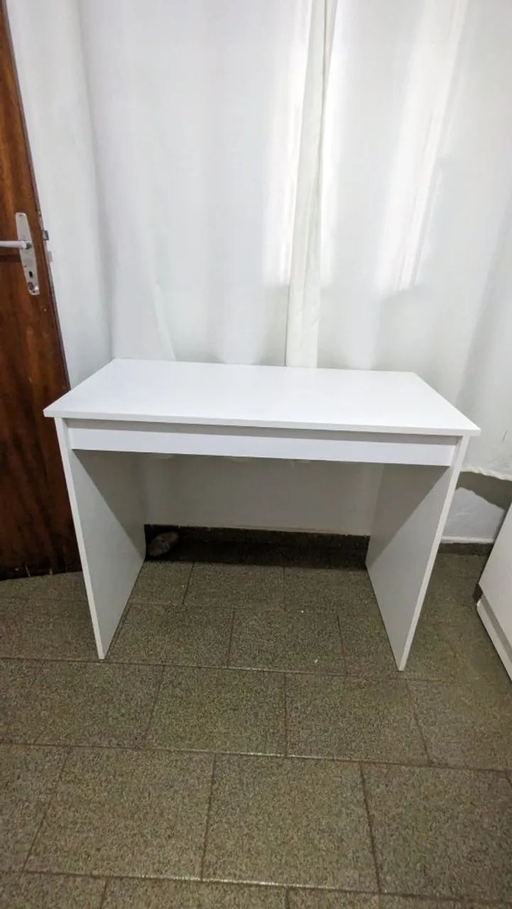 Escrivaninha simples 