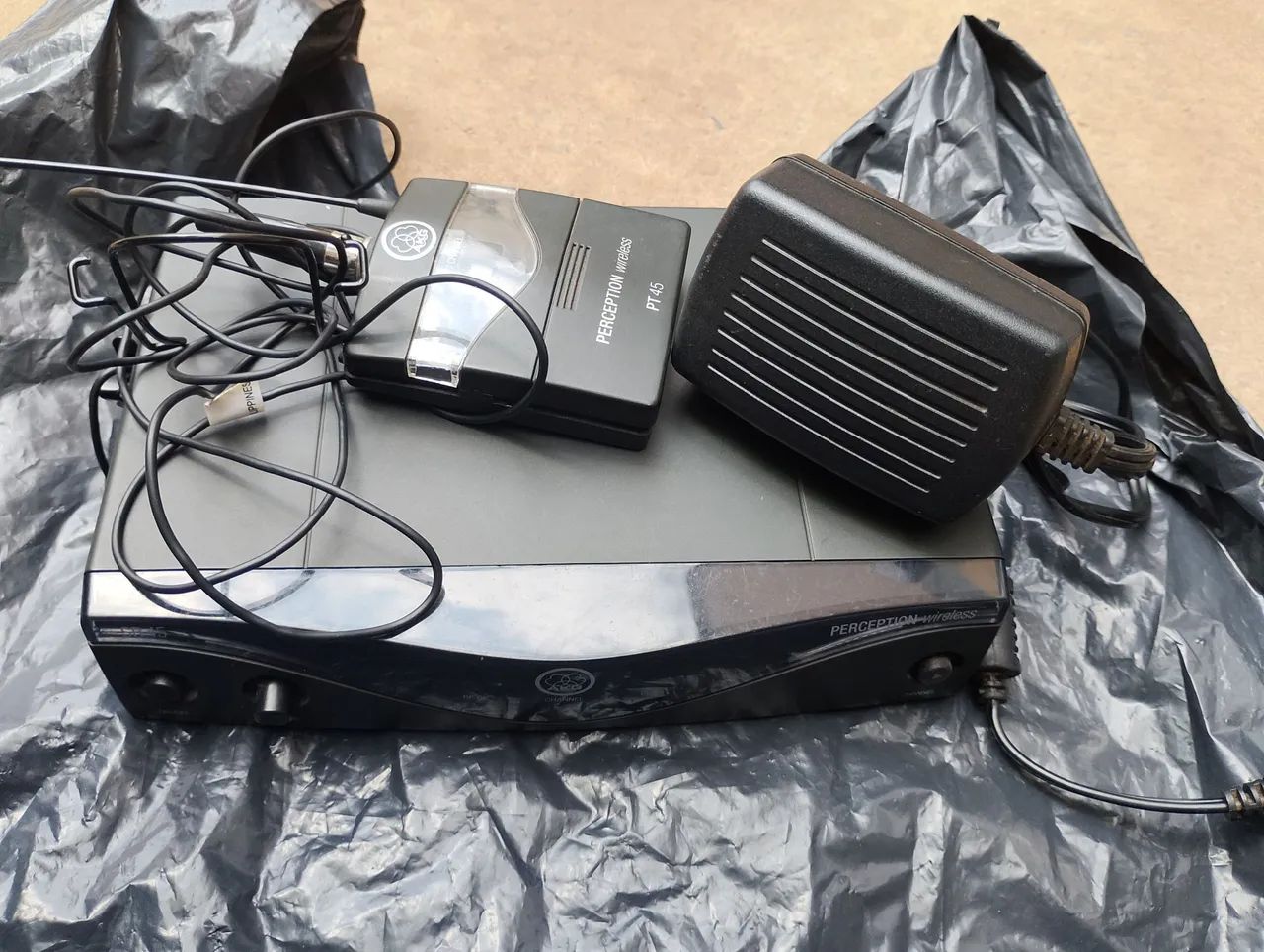 Microfone sem fio AKG Perception Wireless SR45