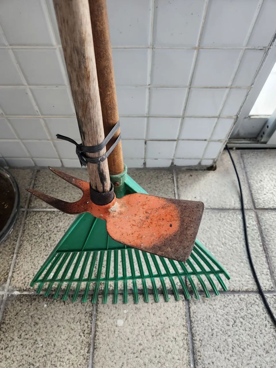 Rastelo Mangueira Enxada Timer e irrigação  - Foto 4
