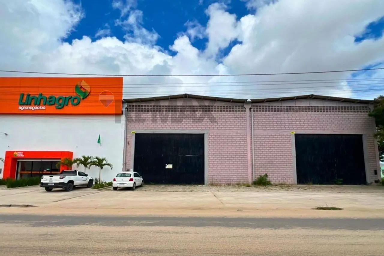 Galpão de 1.060m² próximo à BR - Foto 2