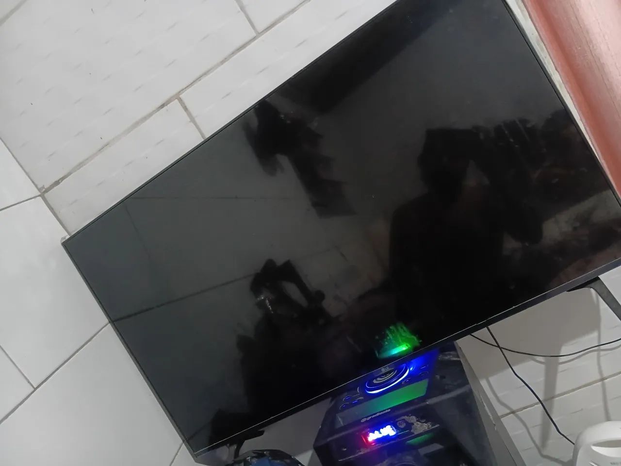 Vendo televisão com defeito  - Foto 3