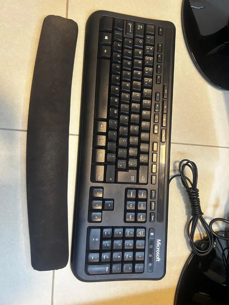 Microsoft Wired Keyboard 600 + Mouse + Apoio de Teclado - Foto 3