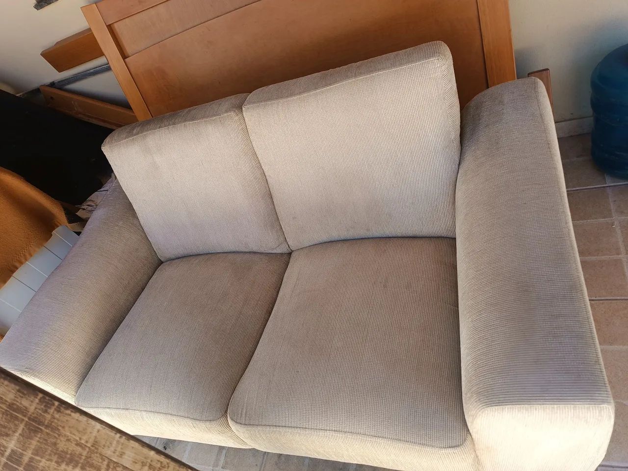 SOFA 2 LUGARES BEGE - USADO - Foto 2