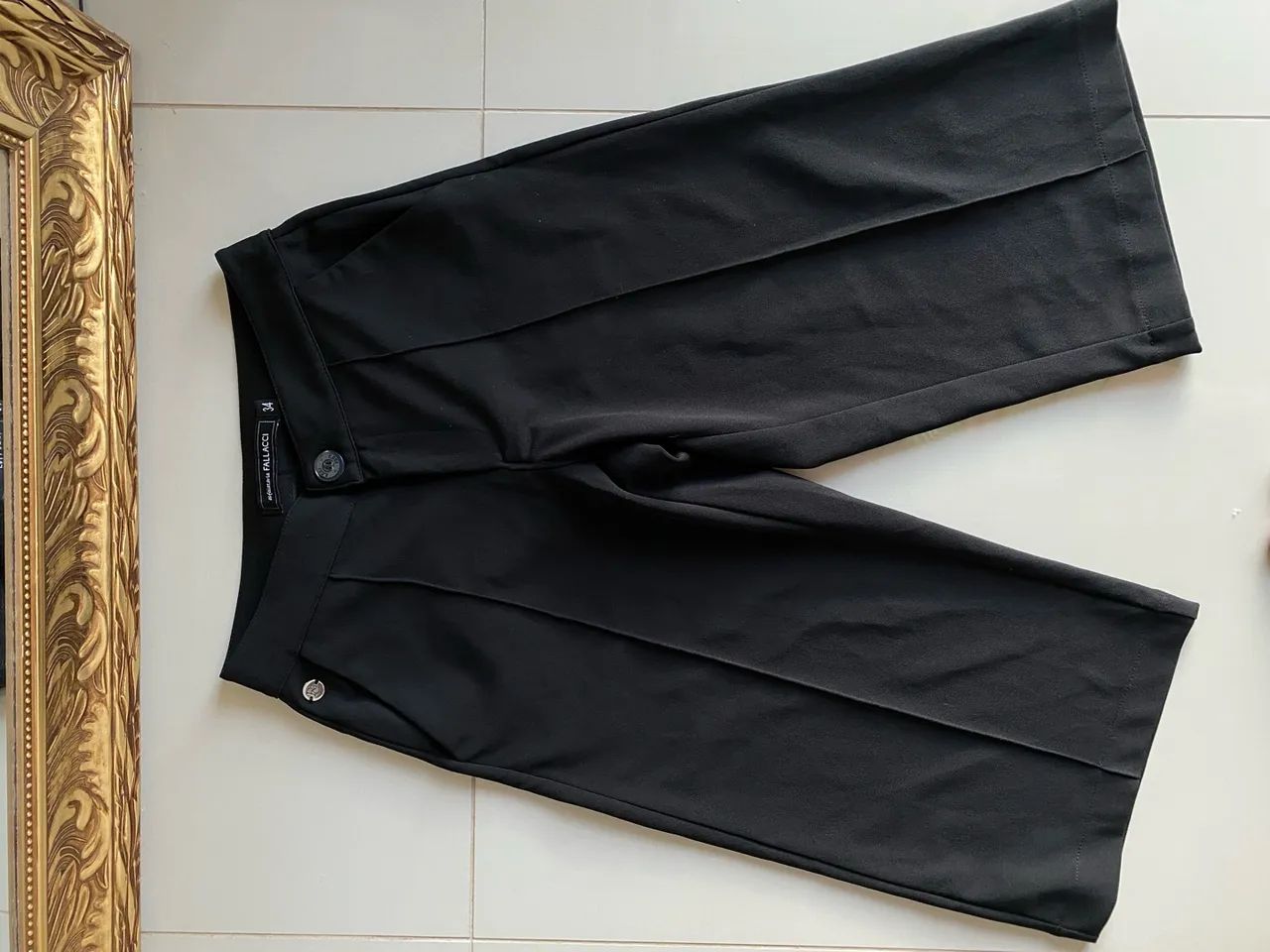 Calça preta Fallacci tendência estilo bermuda feminina brechó desapego 38