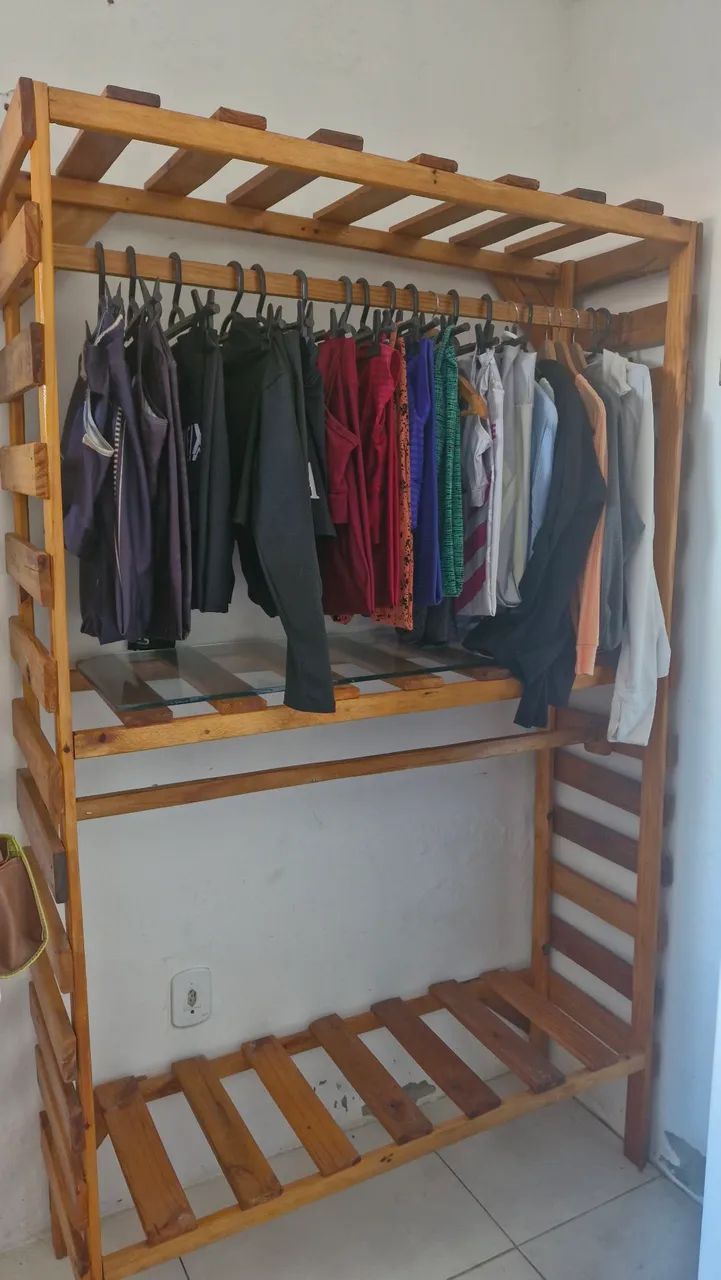 Vende-se arara de pinos