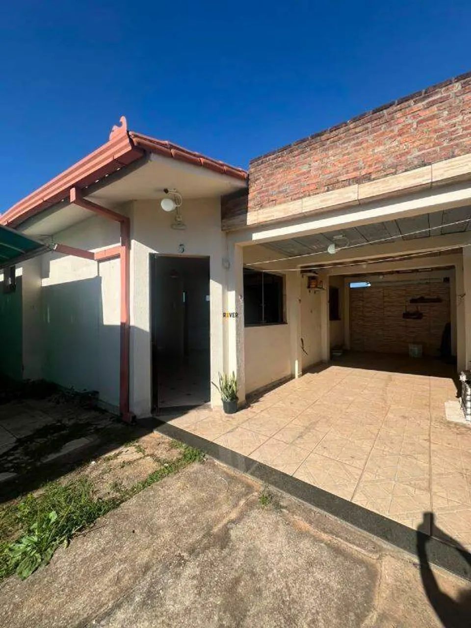 Casa Geminada com 2 Quartos e Área Privativa