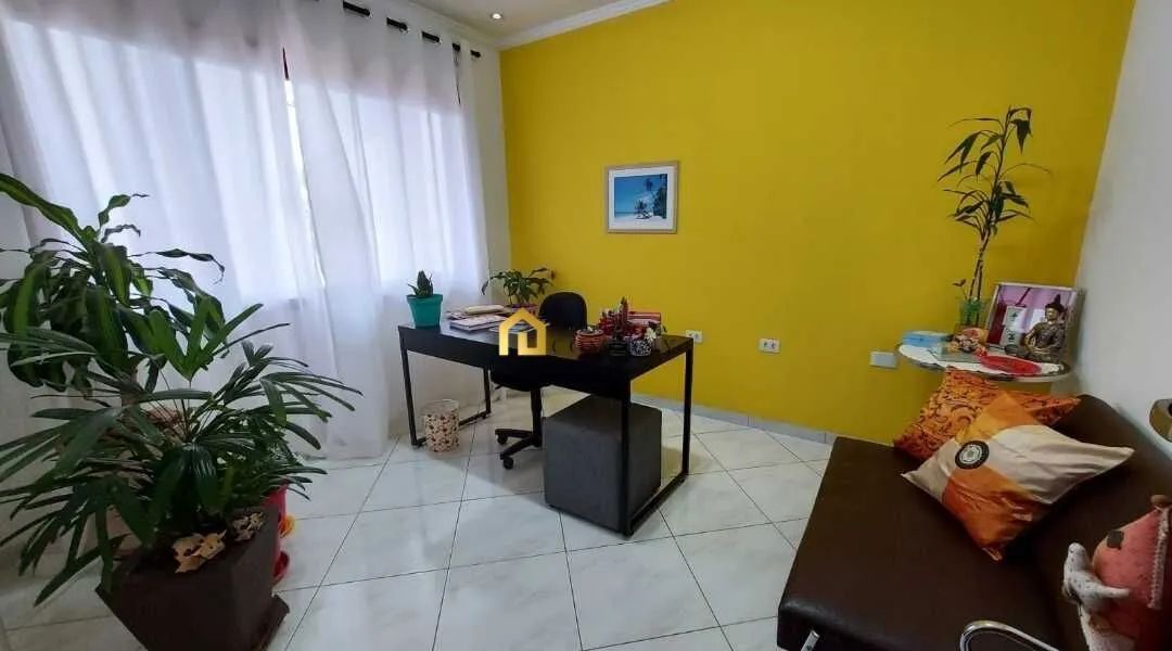 Casa assobradada à venda no Parque Esmeralda.