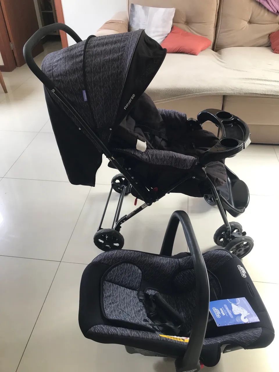 Carrinho de bebê, conjunto com bebê conforto  - Foto 3