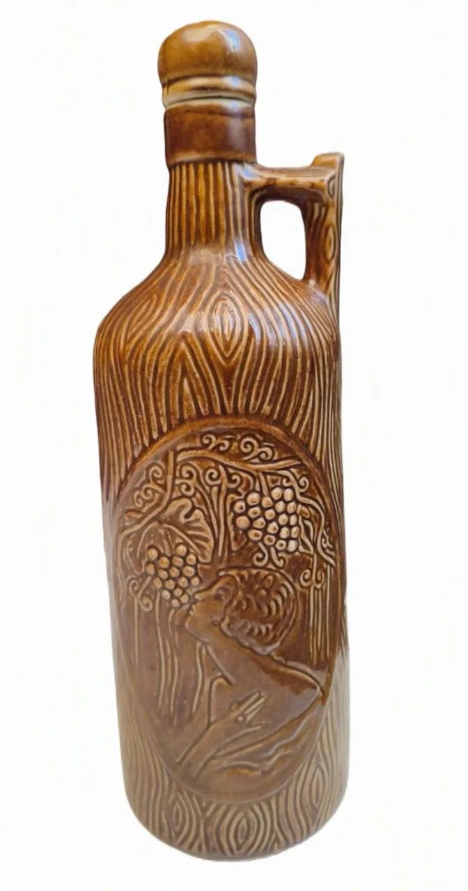 Antiga garrafa para vinho licoreira