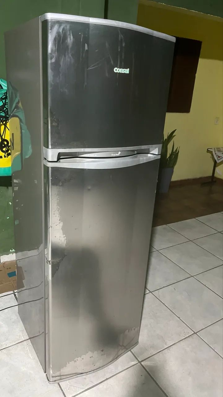 Geladeira consul 220 VLTs funcionando perfeitamente  - Foto 4