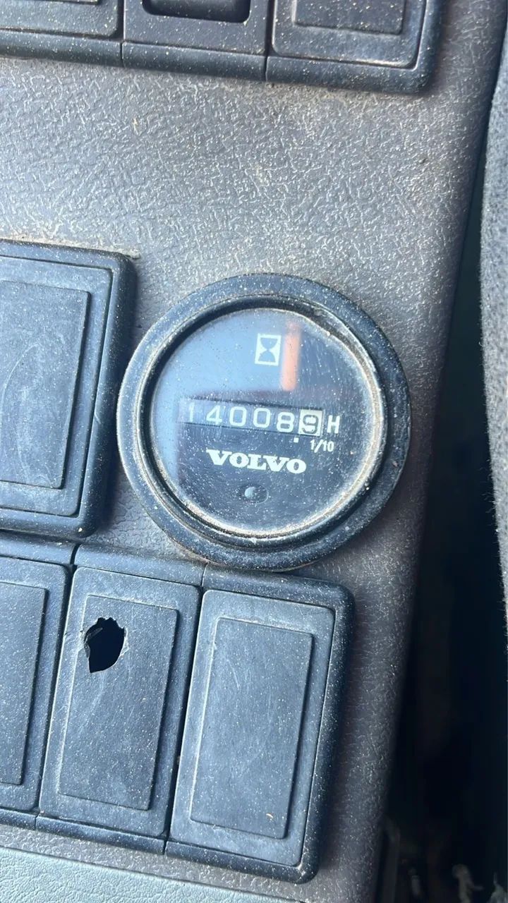 Escavadeira Volvo EC210B - Foto 6