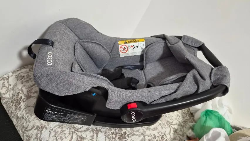 Carrinho de Bebê Moisés com Bebê Conforto e Base Veicular - Foto 5
