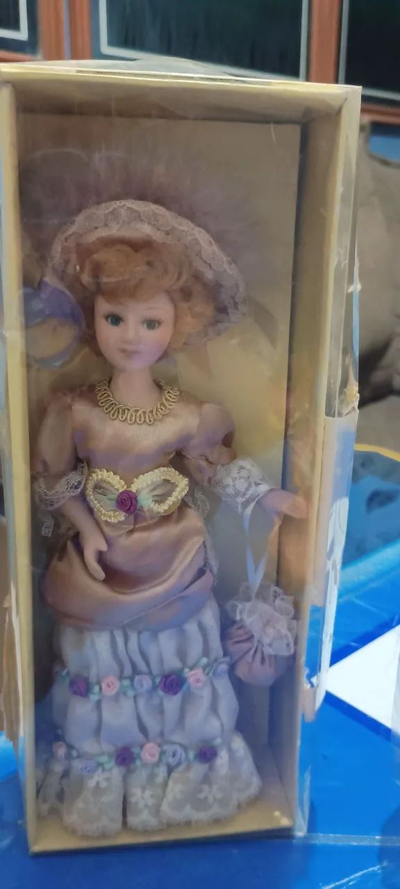 Boneca Porcelana Damas de Época de Agostini