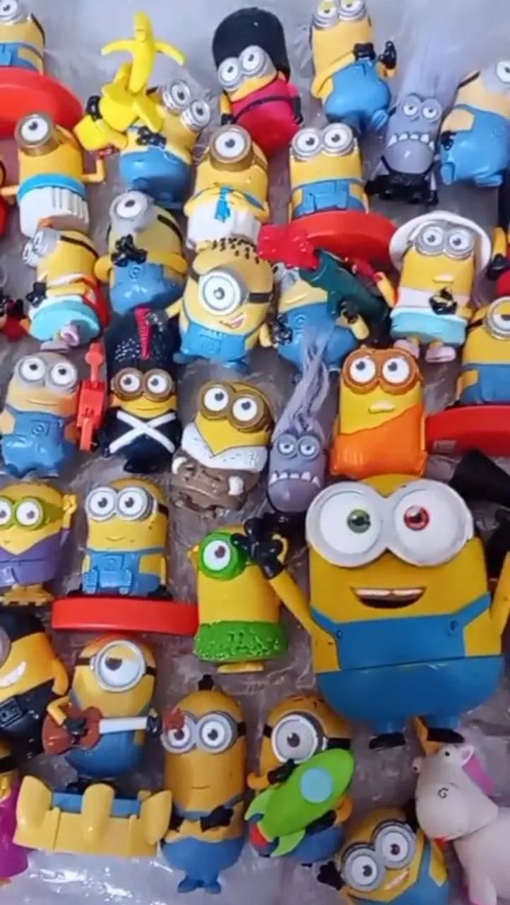 Lote de brinquedos Minions  - Foto 2
