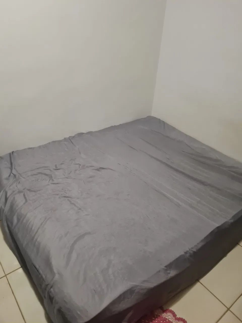 Colchão Queen usado e 2 lençóis 