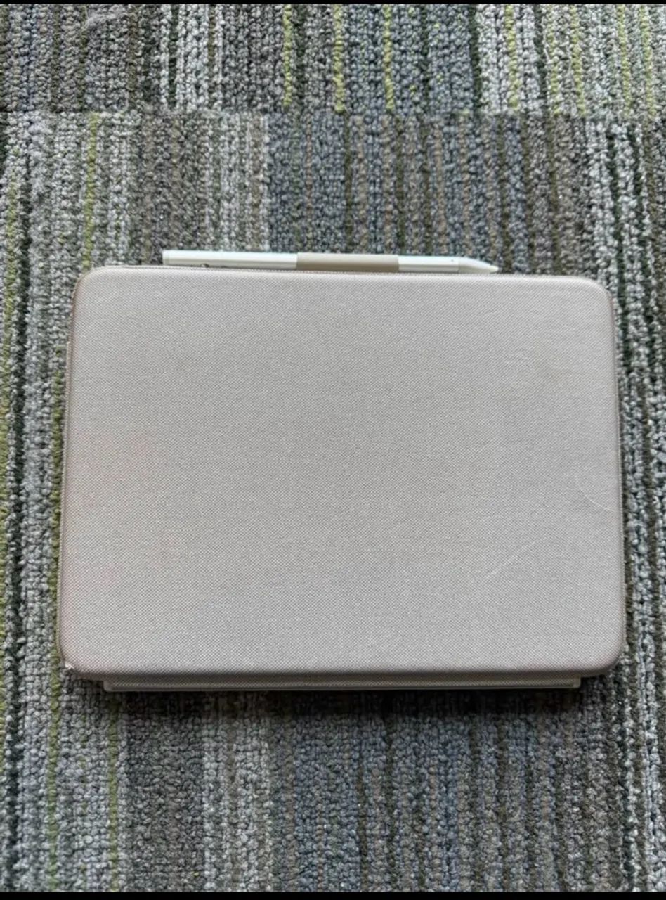 iPad 10th generation + capinha e teclado longitech sem fio e bluetooth  - Foto 2