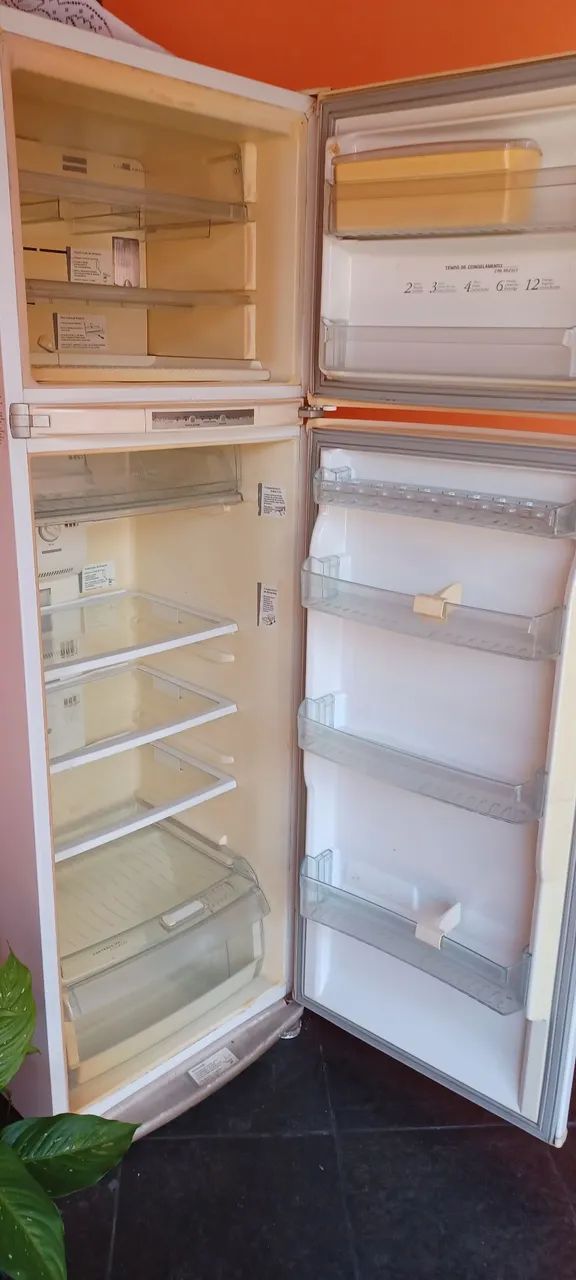 Geladeira duple consul 370l. Perfeito estado de funcionamento - Foto 3