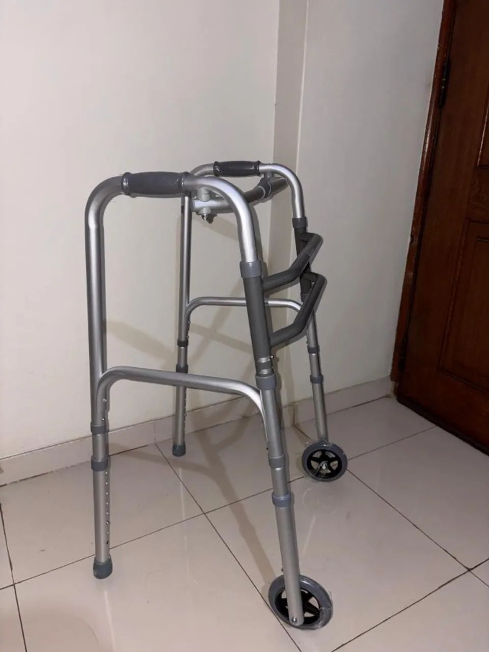 Vendo Andador Modelo D10 - Foto 4