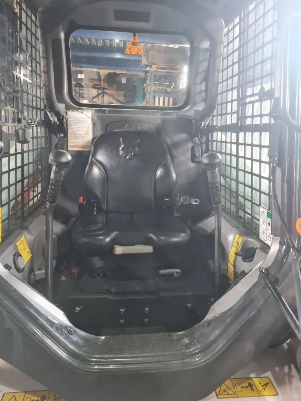 Minicarregadeira Bobcat S450 Ano 2024 Com 822,1hs C Ar Cond - Foto 5