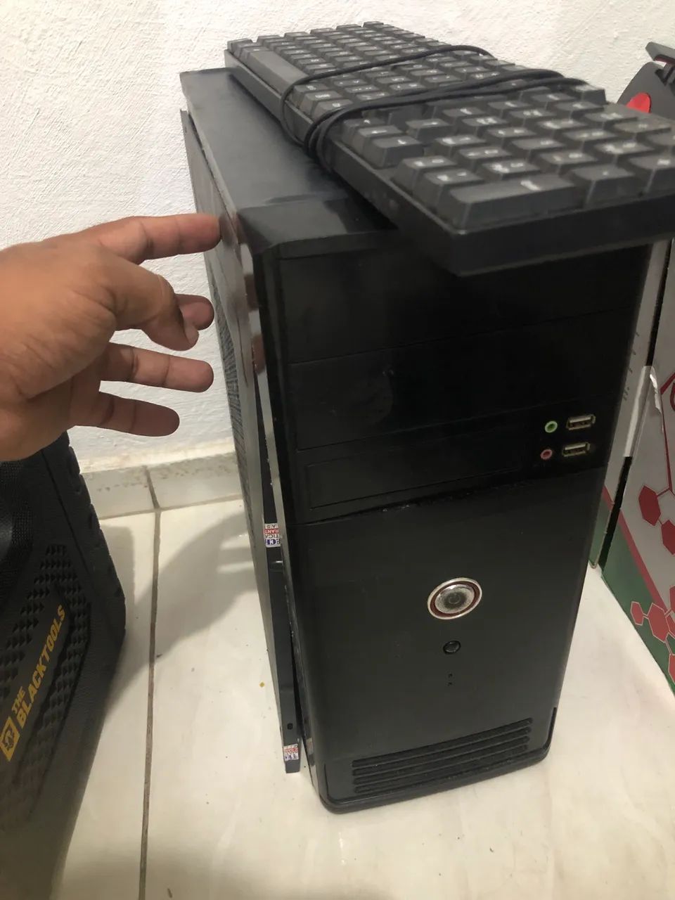 Computadores para retirada de peça e outro funcionando  - Foto 3